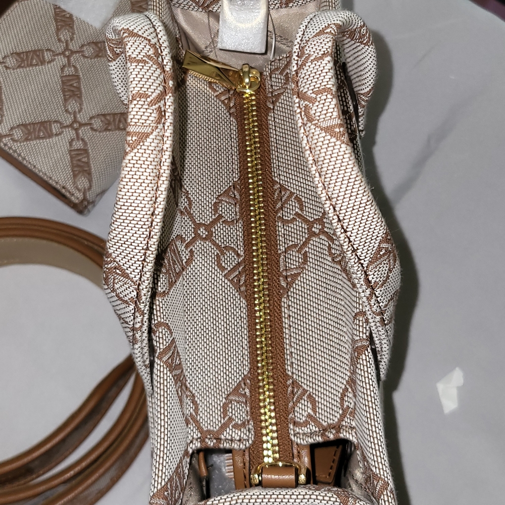 Michael Kors Brown Logo Tote Bag/Wallet/Belt Set   Natural/Luggage - Picture 9 of 10